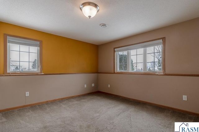 612 St Andrews Drive, Mankato, MN 56001