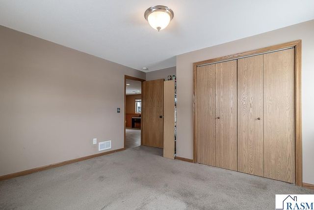 612 St Andrews Drive, Mankato, MN 56001