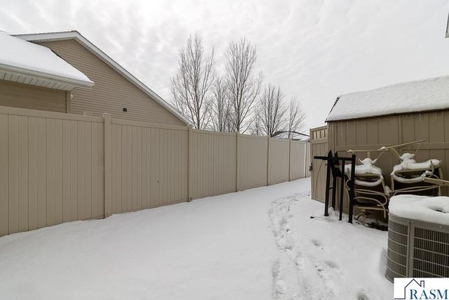 612 St Andrews Drive, Mankato, MN 56001