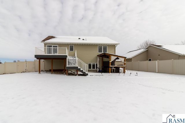 612 St Andrews Drive, Mankato, MN 56001