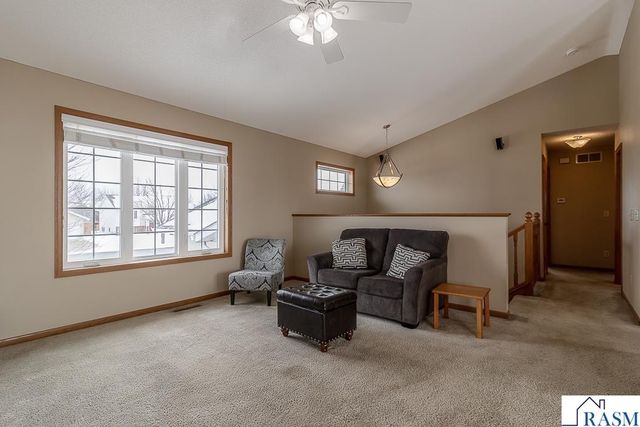 612 St Andrews Drive, Mankato, MN 56001