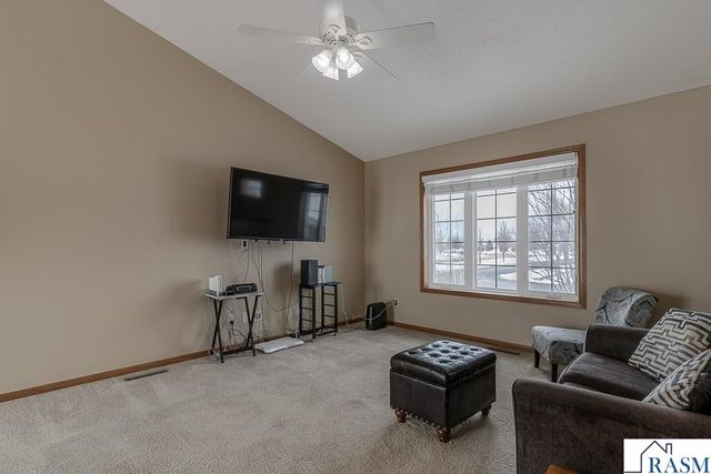 612 St Andrews Drive, Mankato, MN 56001