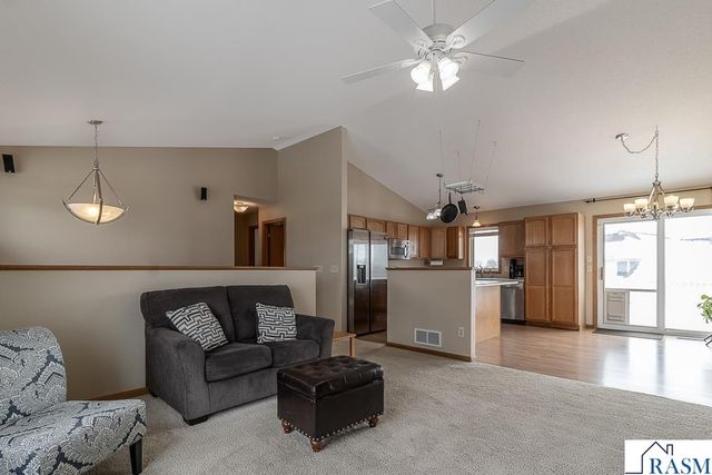 612 St Andrews Drive, Mankato, MN 56001