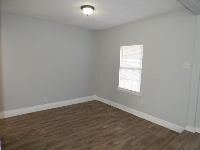 6715 Whiteridge Drive, Dallas, TX 75217