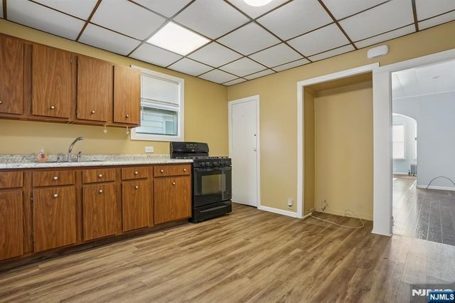 18 2nd Street, Clifton, NJ 07011