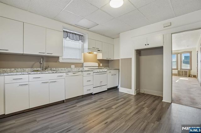 18 2nd Street, Clifton, NJ 07011