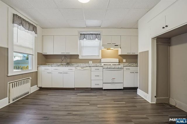 18 2nd Street, Clifton, NJ 07011