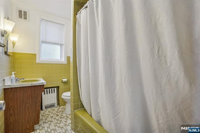 18 2nd Street, Clifton, NJ 07011