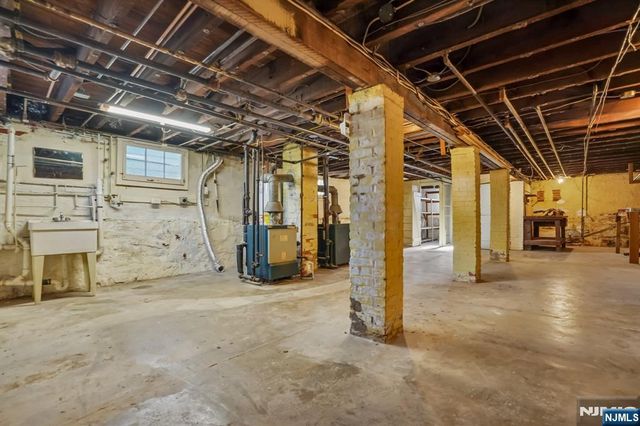 18 2nd Street, Clifton, NJ 07011