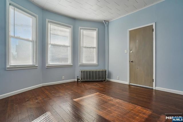 18 2nd Street, Clifton, NJ 07011