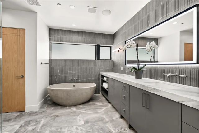 724 24th Place, Hermosa Beach, CA 90254