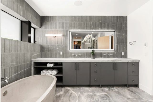 724 24th Place, Hermosa Beach, CA 90254