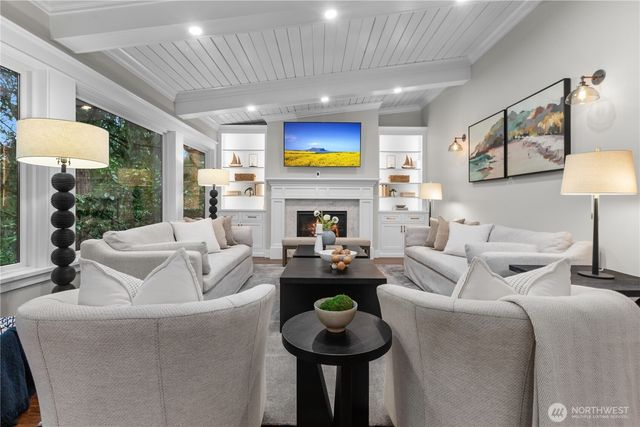 3227 103rd Place NE, Bellevue, WA 98004