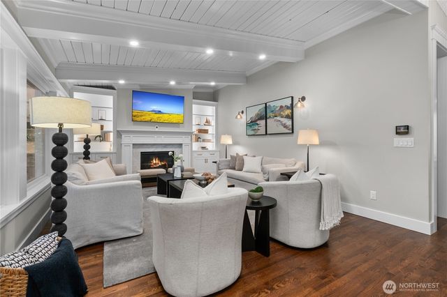 3227 103rd Place NE, Bellevue, WA 98004