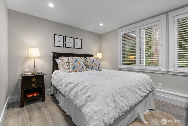 3227 103rd Place NE, Bellevue, WA 98004