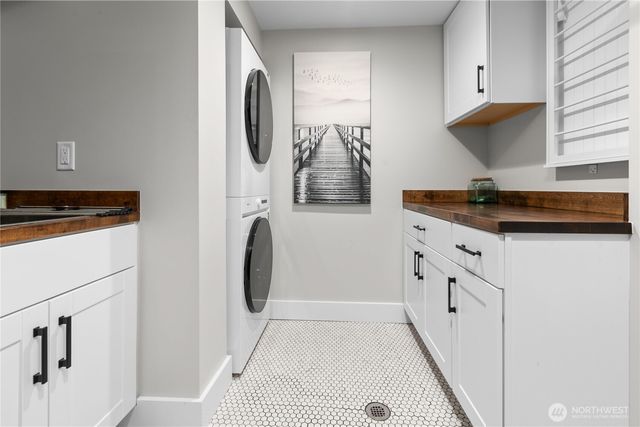 3227 103rd Place NE, Bellevue, WA 98004