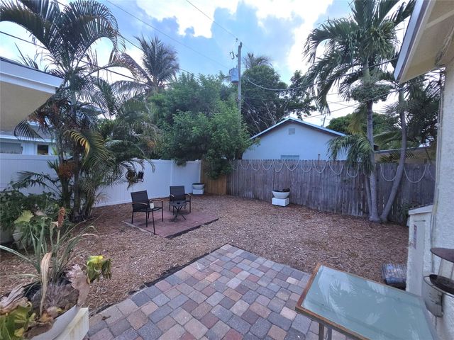 414 Ardmore Rd, West Palm Beach, FL 33401