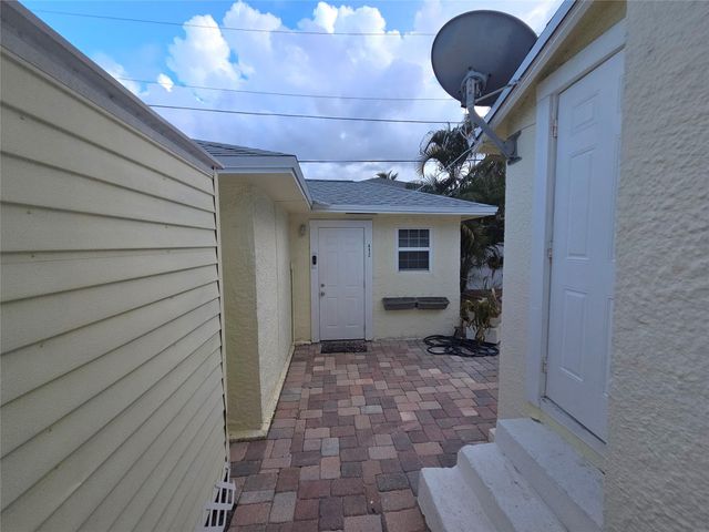 414 Ardmore Rd, West Palm Beach, FL 33401