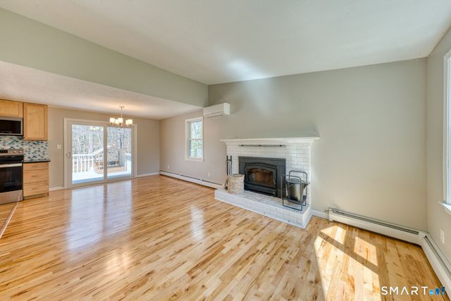 371 Warrenville Road, Mansfield, CT 06250