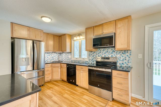 371 Warrenville Road, Mansfield, CT 06250