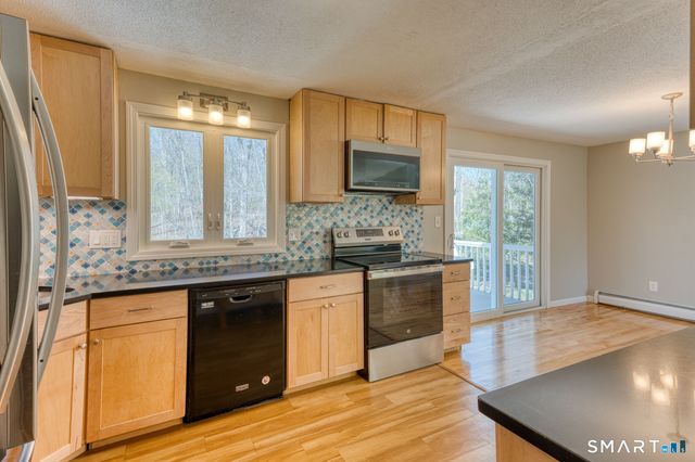 371 Warrenville Road, Mansfield, CT 06250