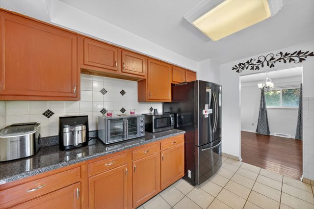 23100 Mapleridge Drive, Southfield, MI 48075