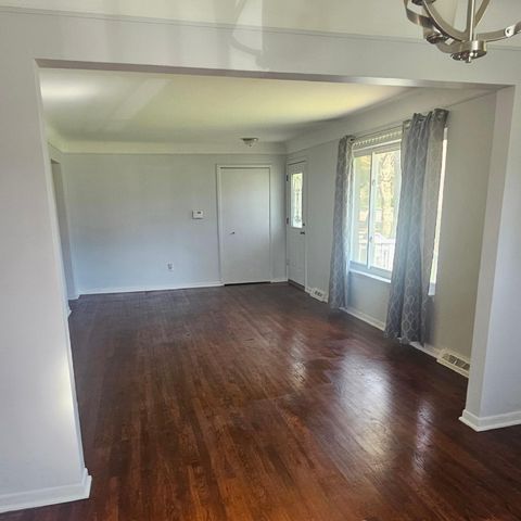 23100 Mapleridge Drive, Southfield, MI 48075