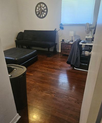 23100 Mapleridge Drive, Southfield, MI 48075