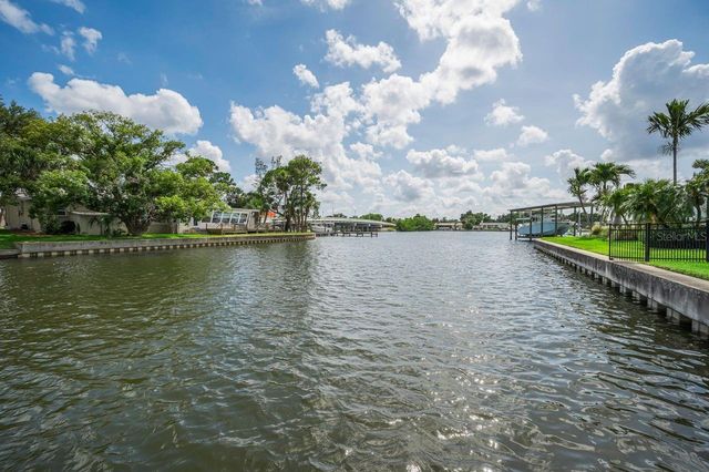 1310 41ST AVENUE NE, St Petersburg, FL 33703