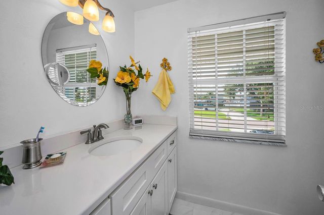 1310 41ST AVENUE NE, St Petersburg, FL 33703