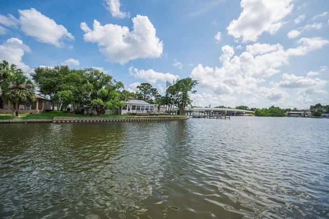 1310 41ST AVENUE NE, St Petersburg, FL 33703