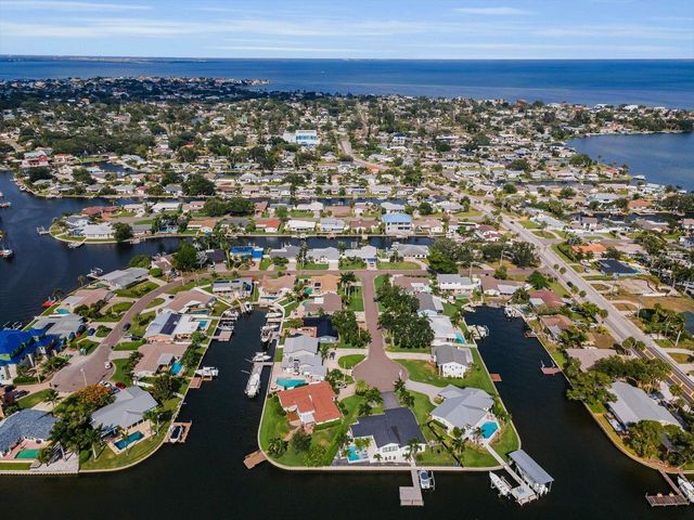 1310 41ST AVENUE NE, St Petersburg, FL 33703