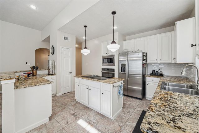 14131 Lake Trail Drive, Sugar Land, TX 77498