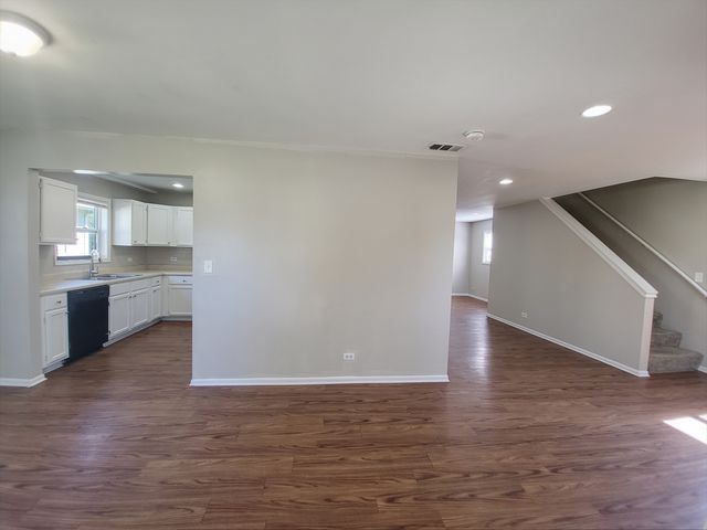 121 Highmoor Drive, Round Lake Park, IL 60073