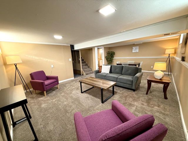 7009 Carmen AVENUE, Milwaukee, WI 53218