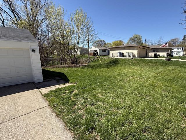 7009 Carmen AVENUE, Milwaukee, WI 53218