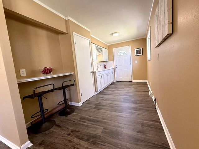 7009 Carmen AVENUE, Milwaukee, WI 53218
