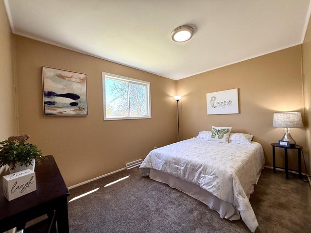 7009 Carmen AVENUE, Milwaukee, WI 53218