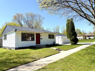 7009 Carmen AVENUE, Milwaukee, WI 53218