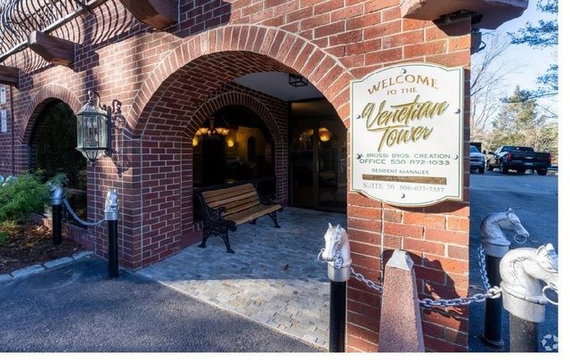 70 Nicholas Rd 65, Framingham, MA 01701