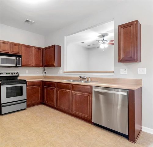 2396 Camden Oak Way, Lithonia, GA 30058