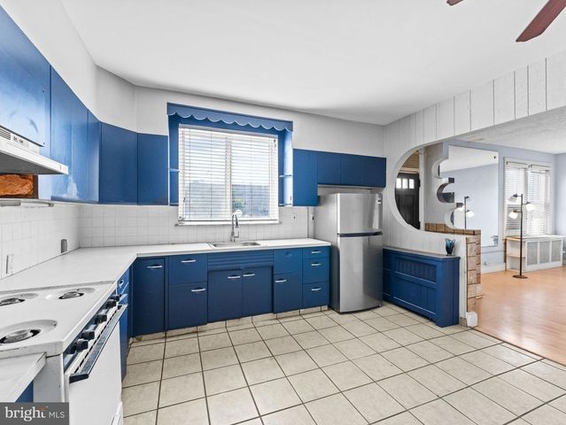 2053 S CLEVELAND ST, Philadelphia, PA 19145