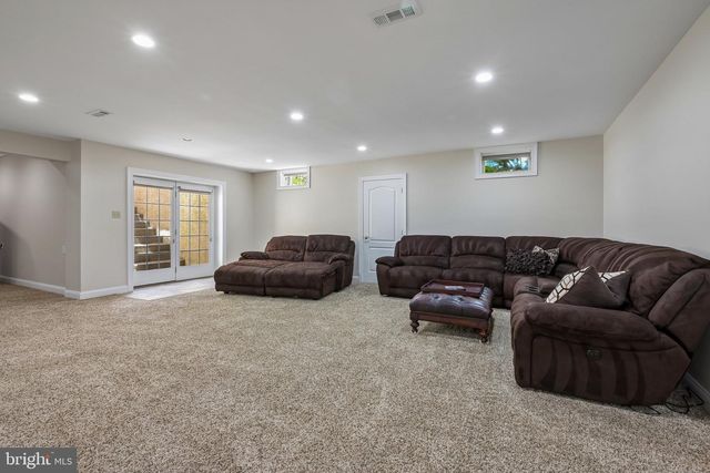 11 TROON CT, Moorestown, NJ 08057