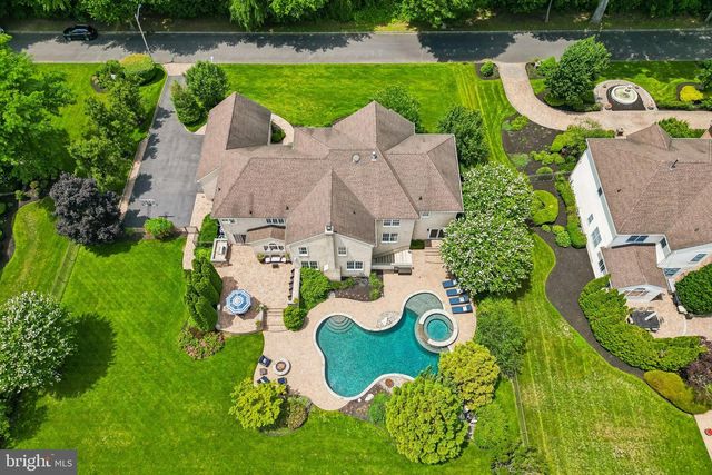 11 TROON CT, Moorestown, NJ 08057