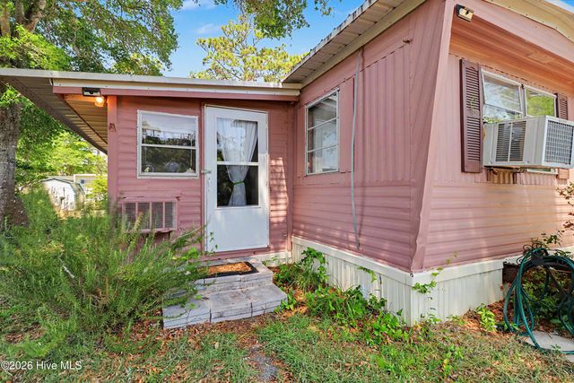 131 NE 75th Street, Oak Island, NC 28465
