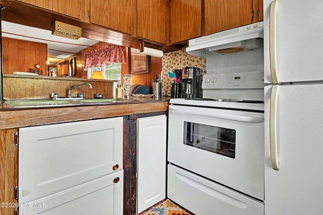 131 NE 75th Street, Oak Island, NC 28465