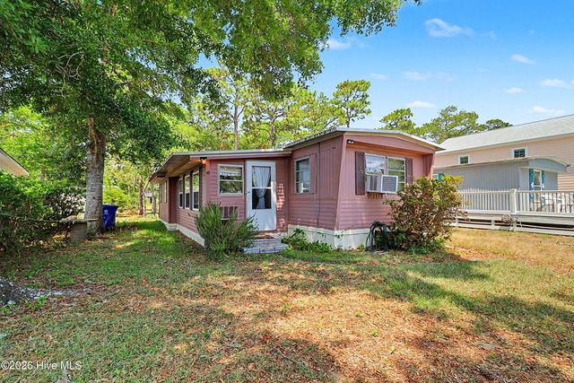 131 NE 75th Street, Oak Island, NC 28465