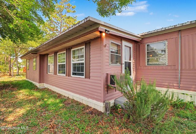 131 NE 75th Street, Oak Island, NC 28465