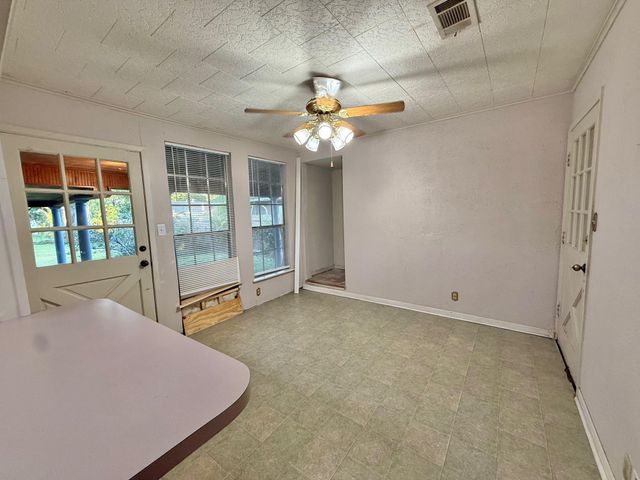 1412 Ithaca Avenue, Nederland, TX 77627