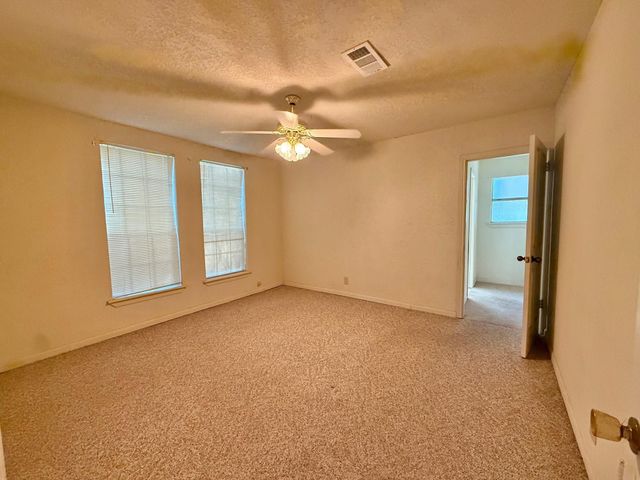 1412 Ithaca Avenue, Nederland, TX 77627